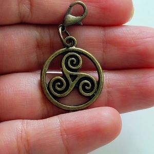 TRISKELE CELTIC TRISKELION PLANNER CHARM BRONZE